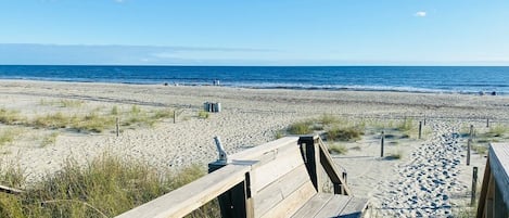 House, 4 Bedrooms | Beach | On the beach