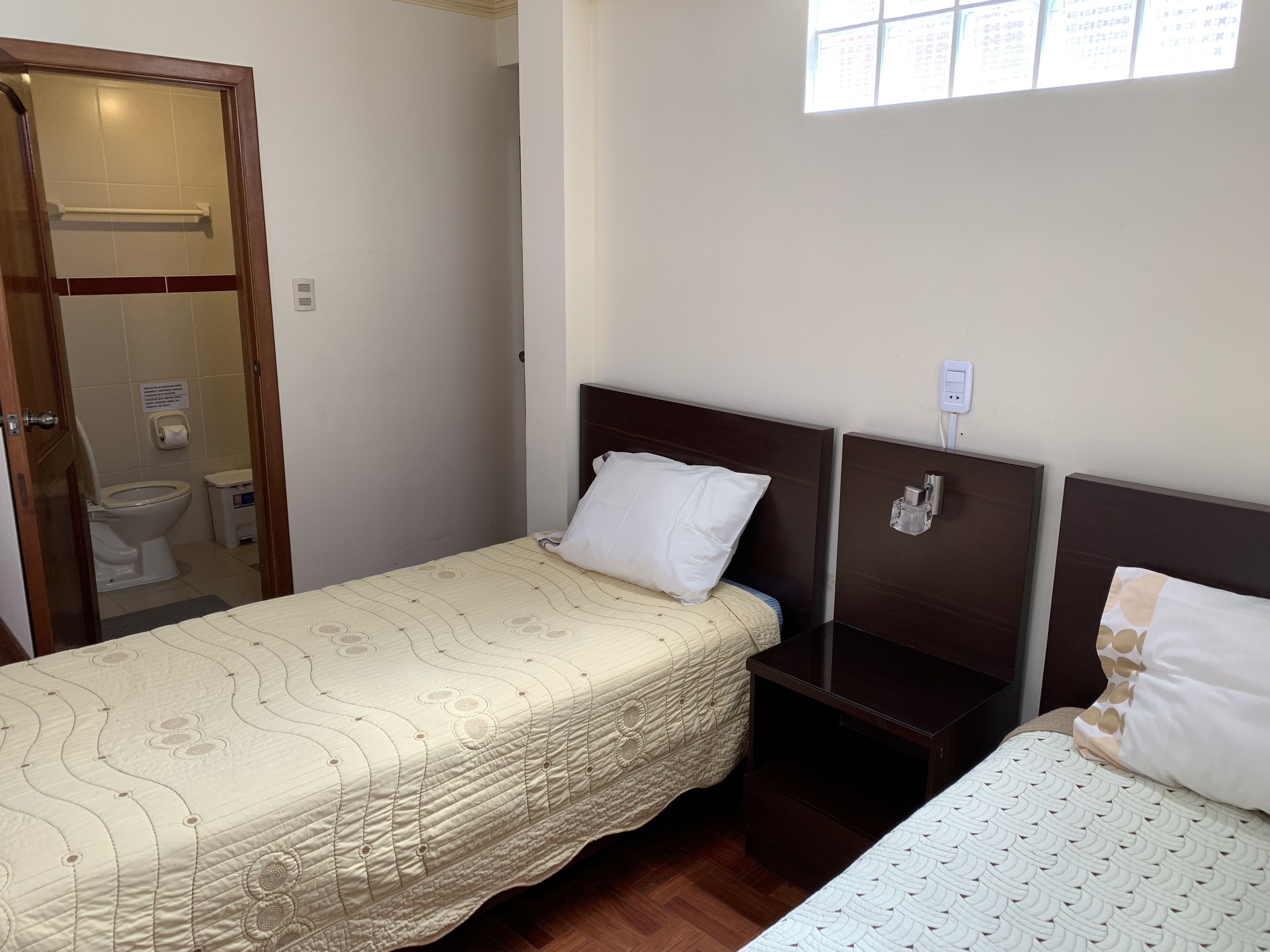 double room | free wifi, bed sheets