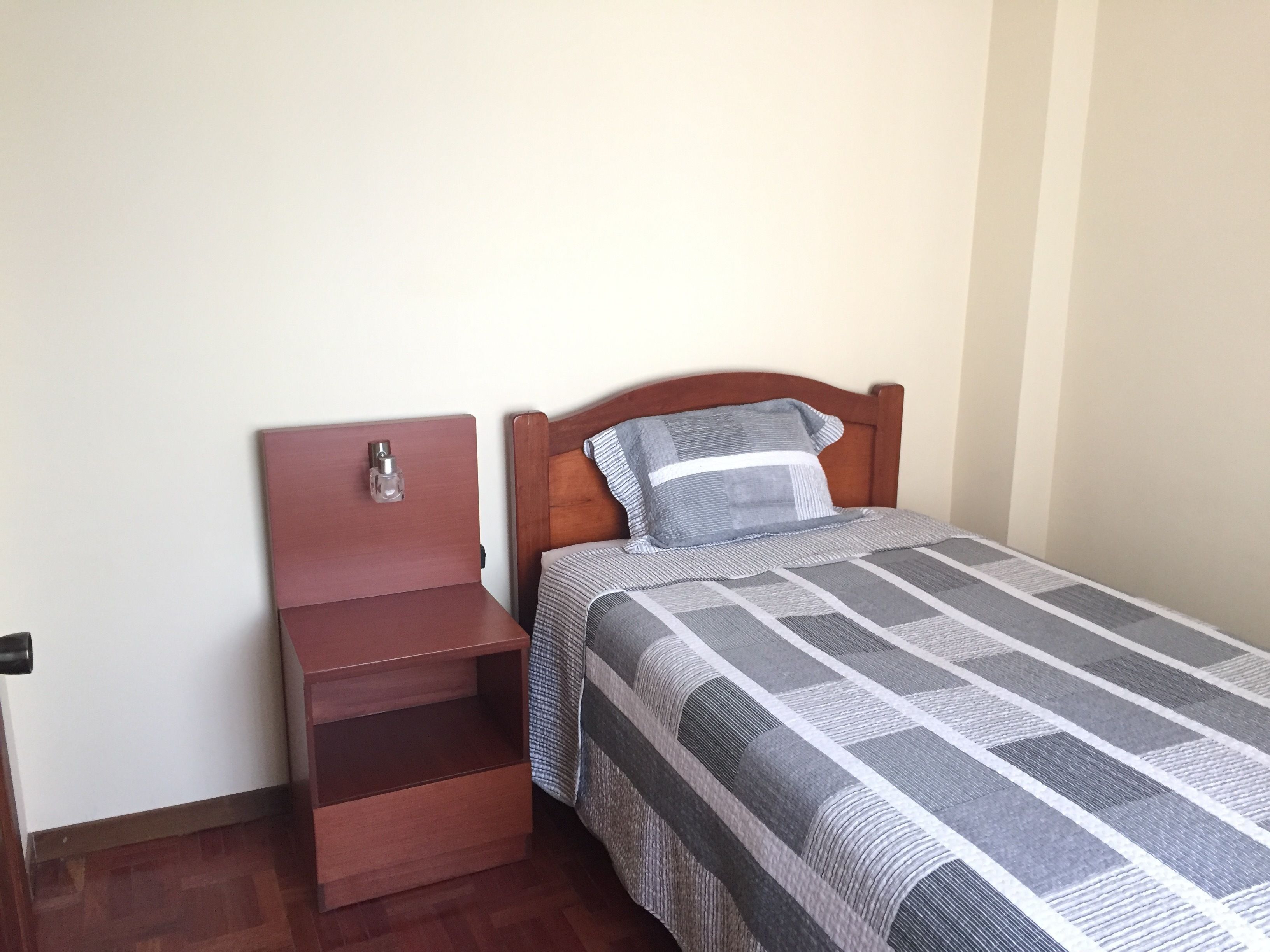 single room | free wifi, bed sheets