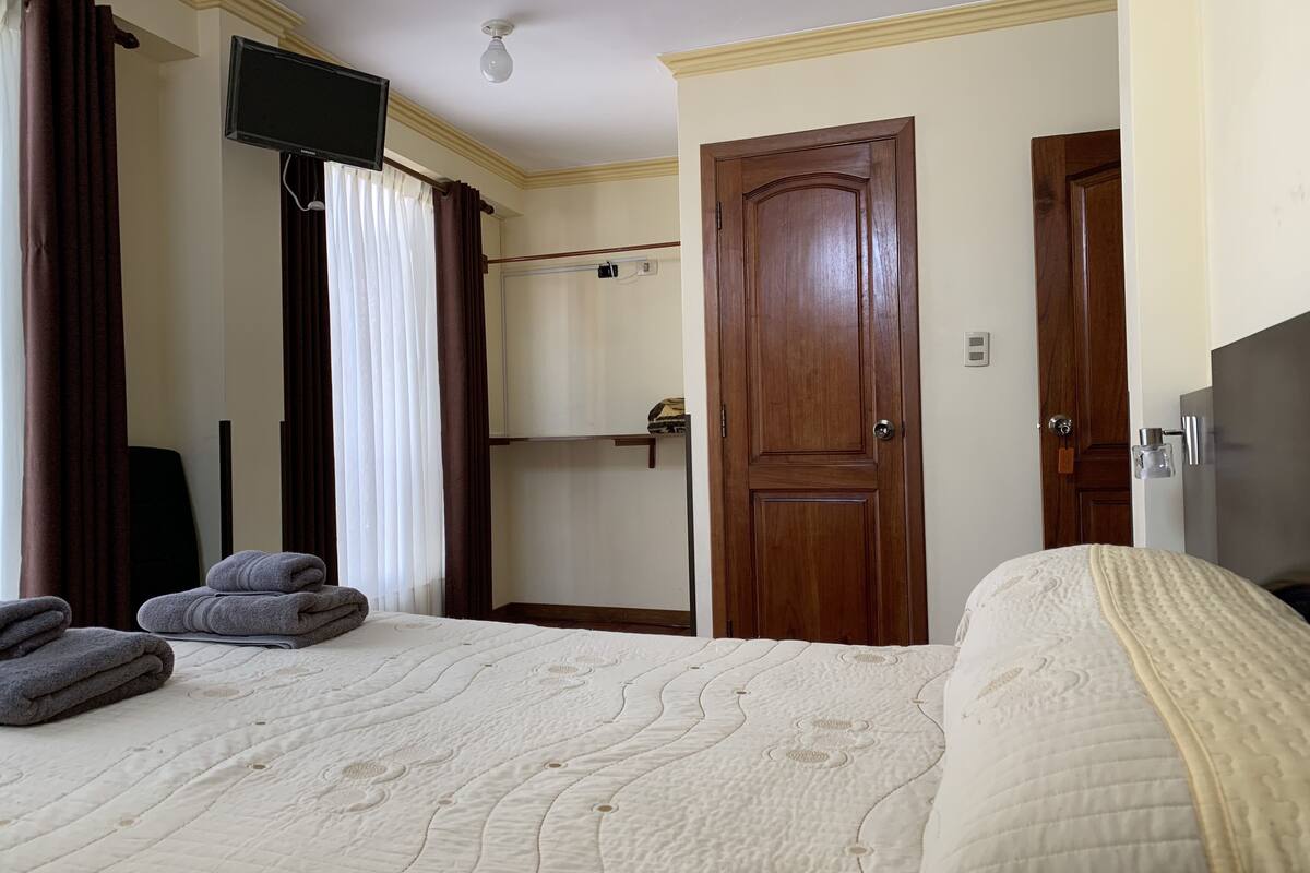 double room | free wifi, bed sheets