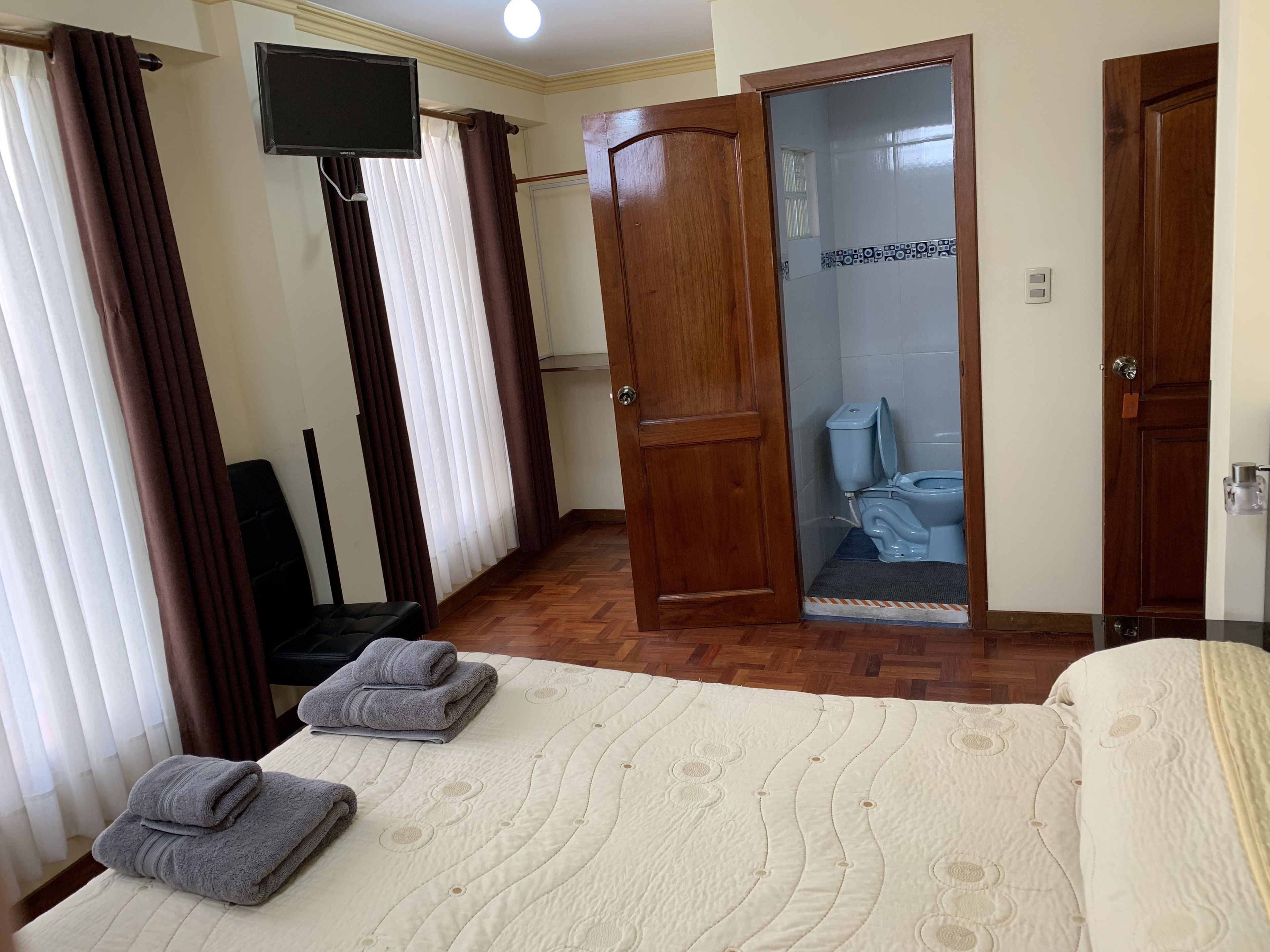 double room | free wifi, bed sheets