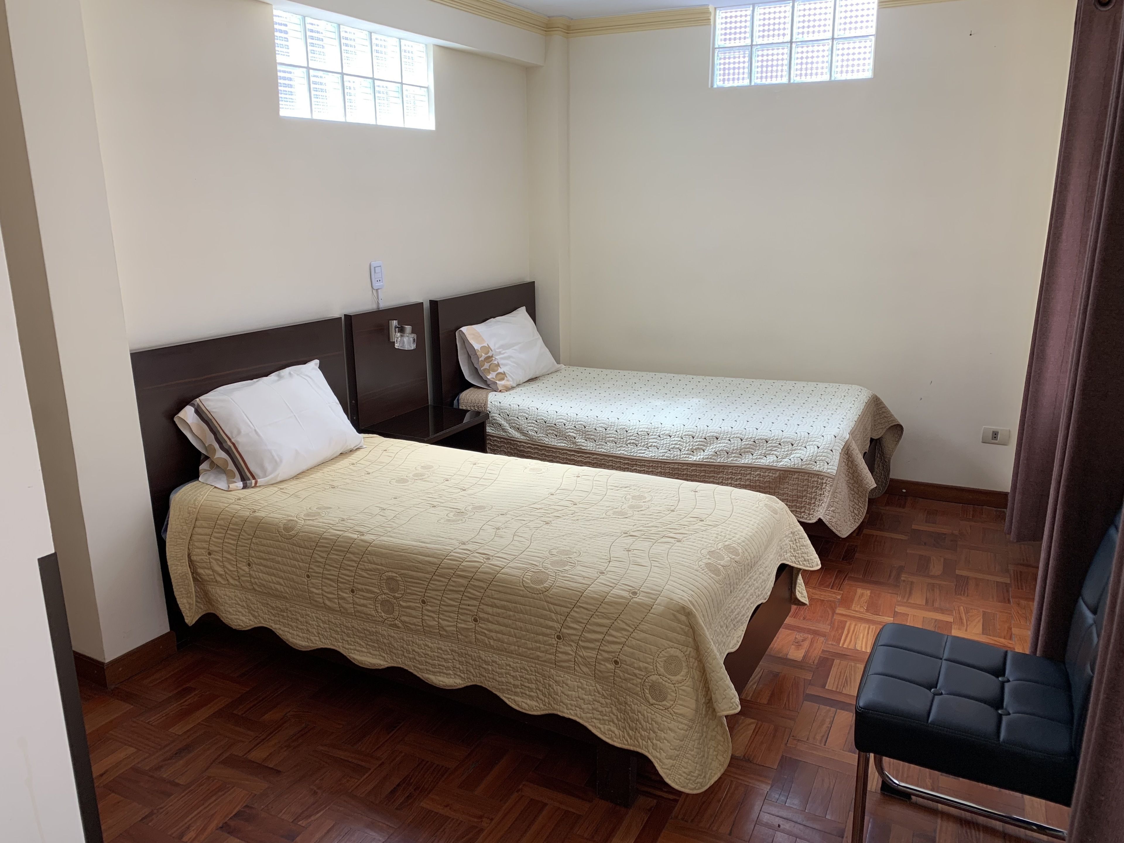 double room | free wifi, bed sheets