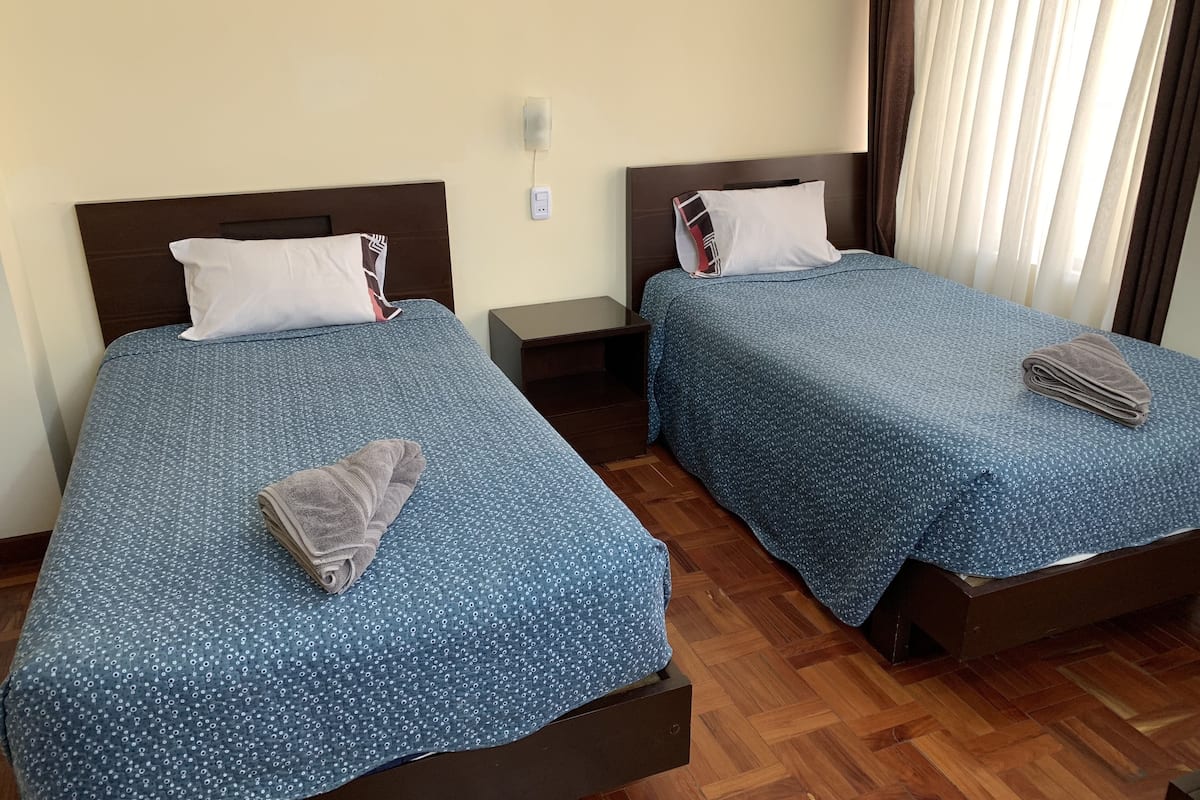 double room | free wifi, bed sheets