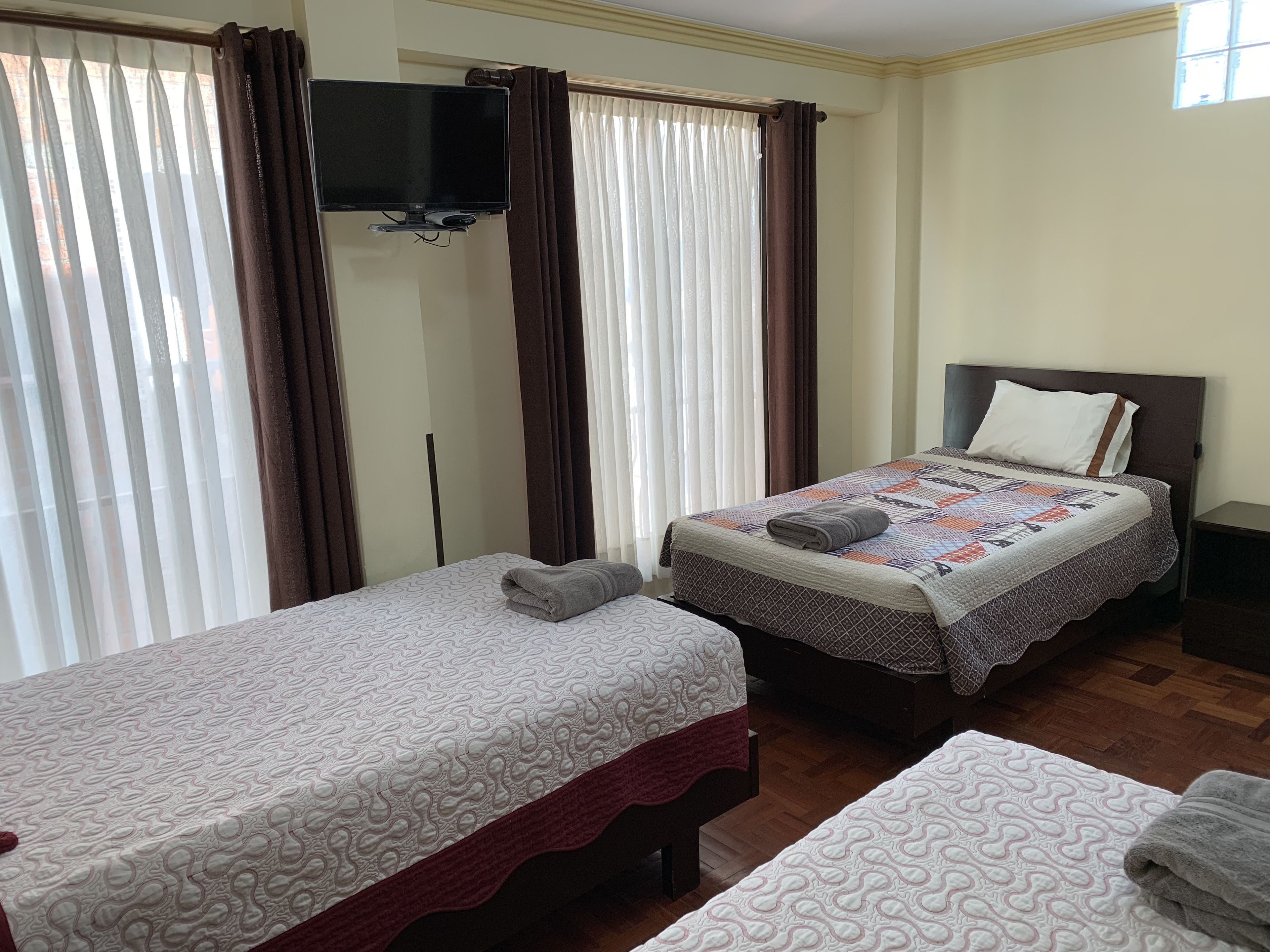 triple room | free wifi, bed sheets