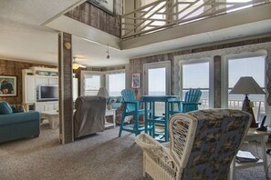 House, 4 Bedrooms | Living area | TV