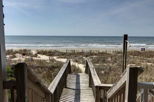 Carolina Moon 4 Bedroom Home by RedAwning