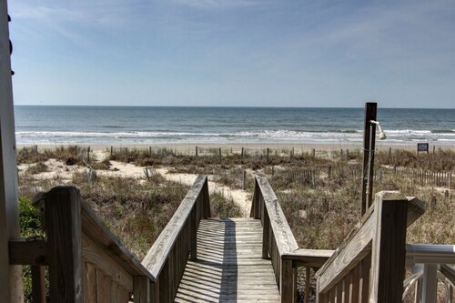 Carolina Moon 4 Bedroom Home by RedAwning