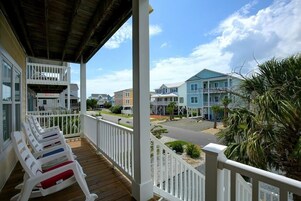 House, 4 Bedrooms | Property grounds