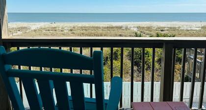 Clamelot 4 Bedroom Home by RedAwning