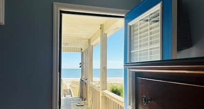 Clamelot 4 Bedroom Home by RedAwning