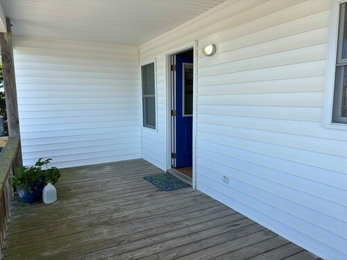 Clamelot 4 Bedroom Home by RedAwning