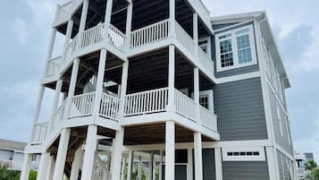 House, 3 Bedrooms | Exterior