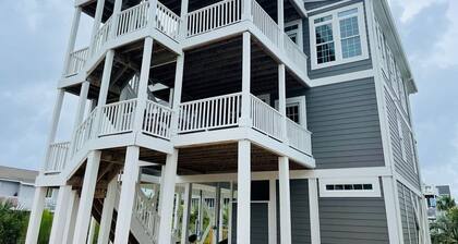 Compass Rose 4 Bedroom Home by RedAwning