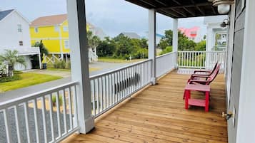 House, 3 Bedrooms | Property grounds