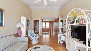 House, 4 Bedrooms | Living area | Flat-screen TV