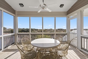 House, 6 Bedrooms | Outdoor dining