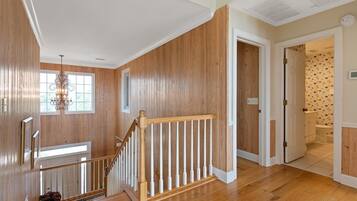 House, 6 Bedrooms | Interior