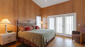 House, 4 Bedrooms | 6 bedrooms, free WiFi, bed sheets