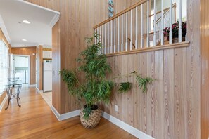 House, 6 Bedrooms | Interior