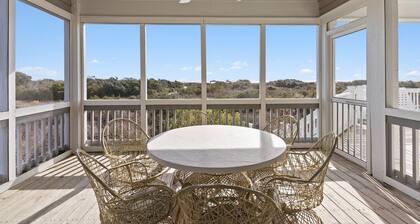 Cypress Hall 6 Bedroom Home by RedAwning