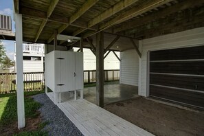 House, 2 Bedrooms | Property grounds - Do-little Dock 3 Bedroom Home by RedAwning (Supply)