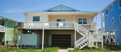 House, 2 Bedrooms | Exterior