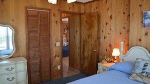 Unclassified image, 4 of 40, button - Do-little Dock 3 Bedroom Home by RedAwning (Supply)