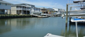 Do-little Dock 3 Bedroom Home by RedAwning