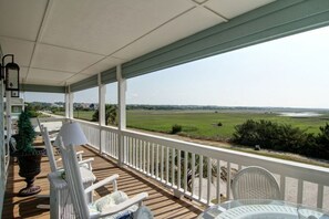 House, 4 Bedrooms | Property grounds