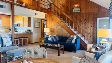 House, 4 Bedrooms | Living area | Flat-screen TV