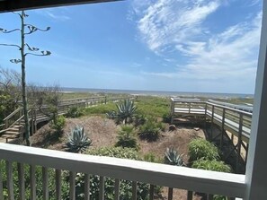 House, 5 Bedrooms | Balcony