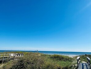 House, 5 Bedrooms | Beach