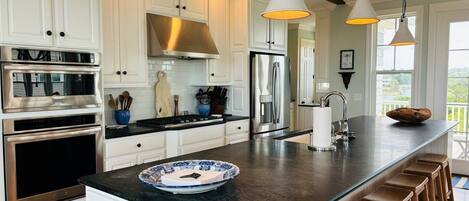 独立别墅, 5 间卧室 | 私人厨房 | 大冰箱、微波炉、烤箱、炉灶