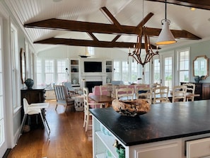 House, 5 Bedrooms | Private kitchen | Full-size fridge, microwave, oven, stovetop