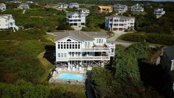 House, 5 Bedrooms | Exterior