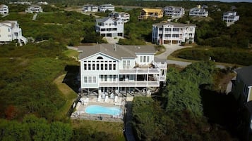 House, 5 Bedrooms | Exterior