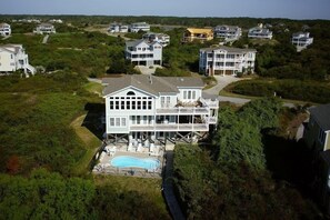House, 5 Bedrooms | Exterior