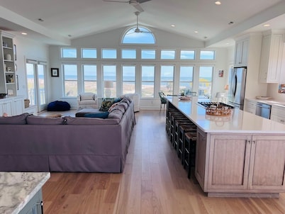 Dune Escape 5 Bedroom Home by RedAwning