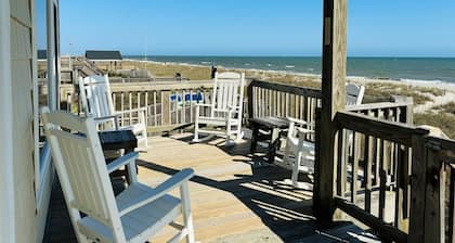 Great Place 5 Bedroom Home by RedAwning