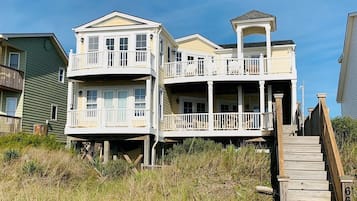 Maison, 6 chambres | Extérieur