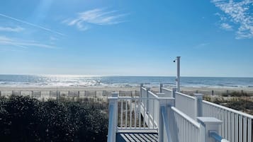 House, 4 Bedrooms | Property grounds