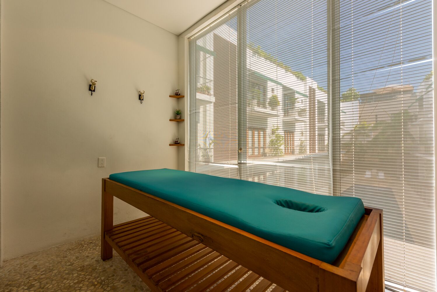 Körperbehandlungen, Gesichtsbehandlungen