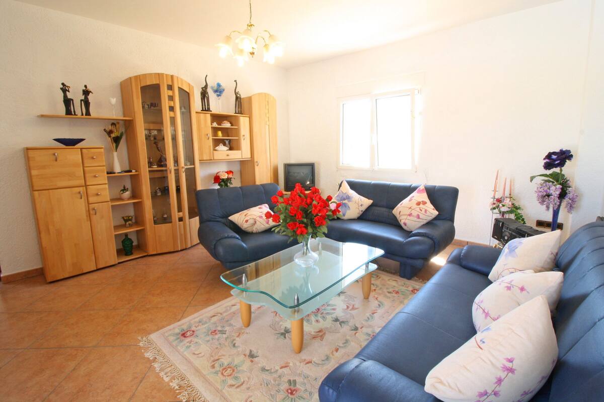 Villa superior, 5 habitaciones, alberca privada, vista al mar | Sala de estar