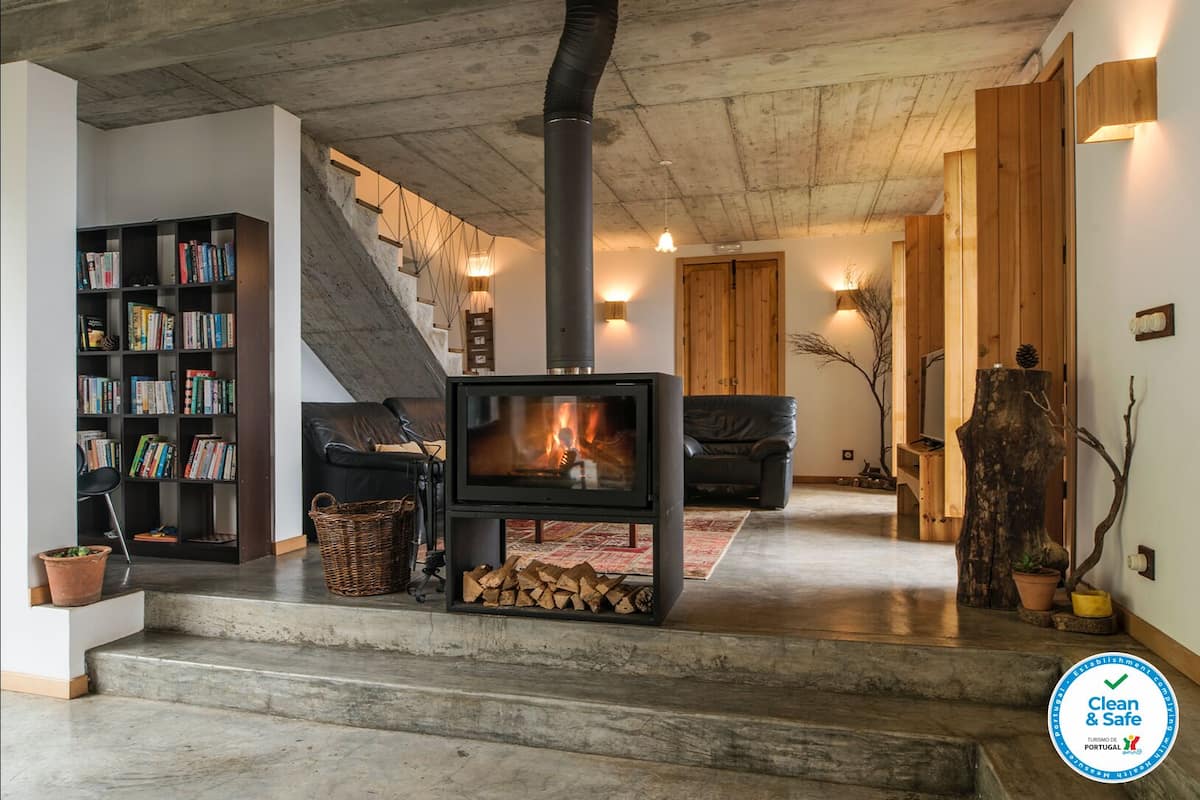 Maison, 4 chambres, vue sur l’océan | Salle de séjour | Téléviseur ACL, foyer