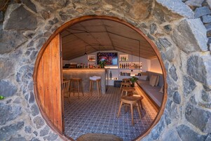 Bar (en el alojamiento)