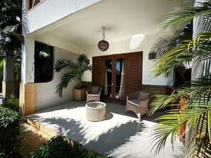 Quarto luxo, várias camas | Frigobar, Wi-Fi de cortesia, roupa de cama