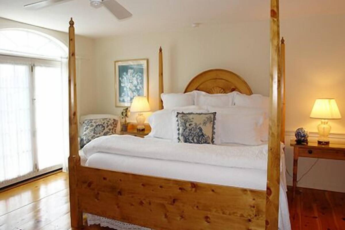 Deluxe Room, 1 King Bed, Terrace