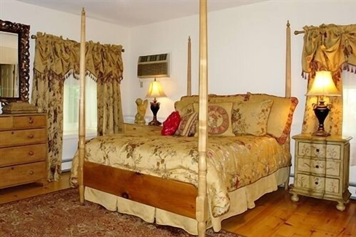 Suite, 1 Queen Bed, Terrace