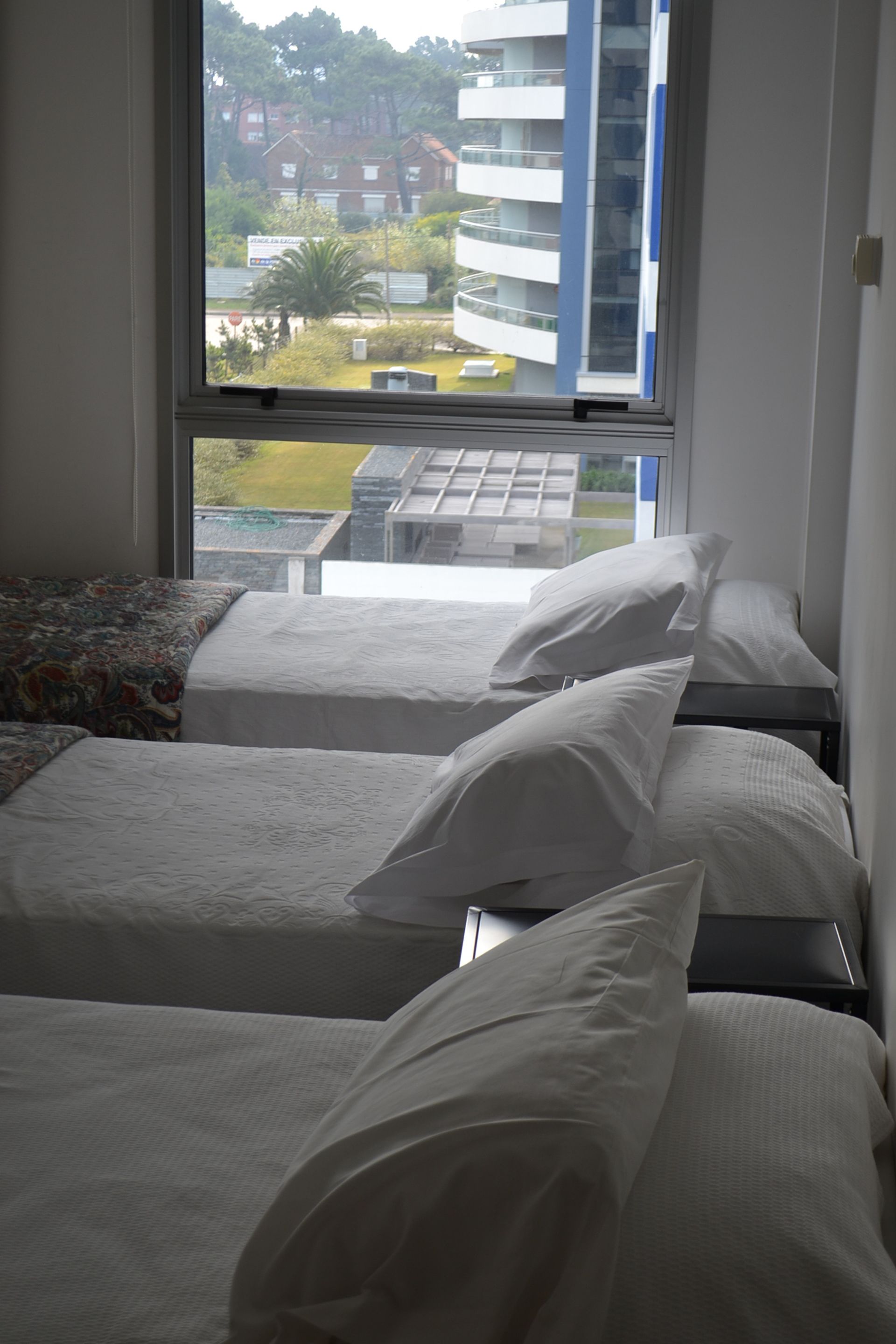 Apartamento standard, 1 quarto | Área de estar | TV de tela plana 32 polegadas com canais a cabo, TV