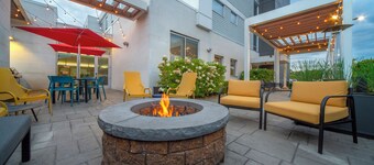 โฮม2 สวีทส์ บาย ฮิลตัน ซาราโทกา/มอลตา